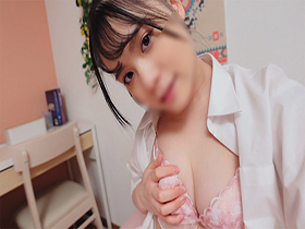 【個人撮影】部屋とYシャツとあなた　自画撮りオナニー投稿映像　サンプル画像06